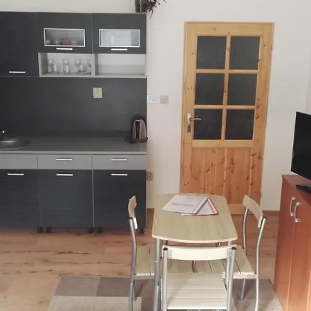 V Soukromí U Poděbrad 3* Opolany
