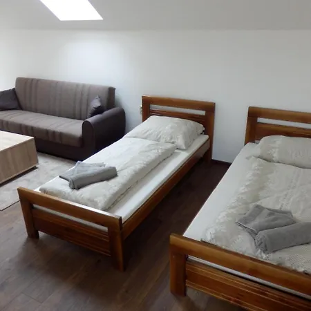 V Soukromi U Podebrad 3* Opolany