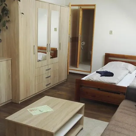 V Soukromí U Poděbrad 3* Opolany